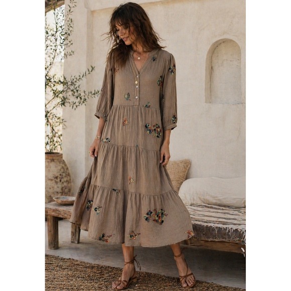 Fig + Flower Dresses & Skirts - Fig + Flower Tiered Midi Dress Women SMALL Embroidered FLORAL PAISLEY Boho Taupe